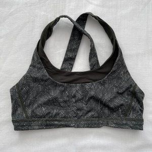 Lululemon Run: Stuff Your Bra IIa - Size 8